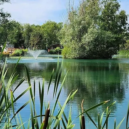 Lakefront Fishing Lakes 5 Star Country Park M Little Habton
