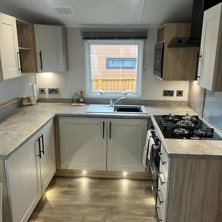 Lakefront Fishing Lakes 5 Star Country Park M Little Habton
