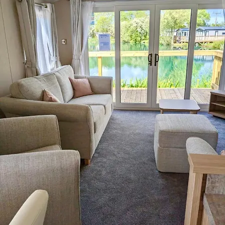 Lakefront Fishing Lakes 5 Star Country Park M Chalet Little Habton